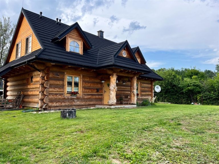 Piękny, klimatyczny dom! Ze stawem na ogrodzie!