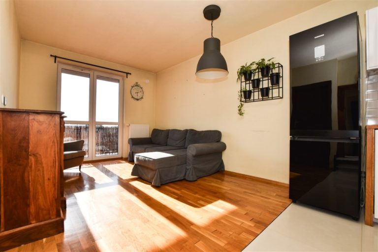 Przestronne mieszkanie w apartamentowcu! Od zaraz!