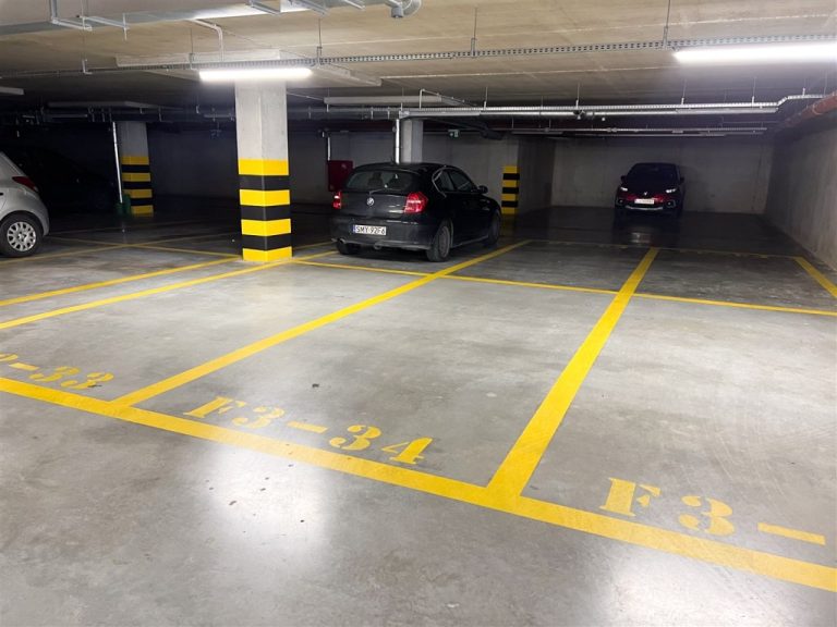 Miejsce parkingowe w garażu Pachońskiego 7!