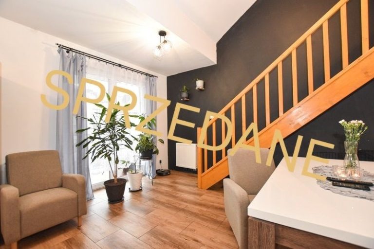 Nowe budownictwo z loggią komórką i m. parkingowym