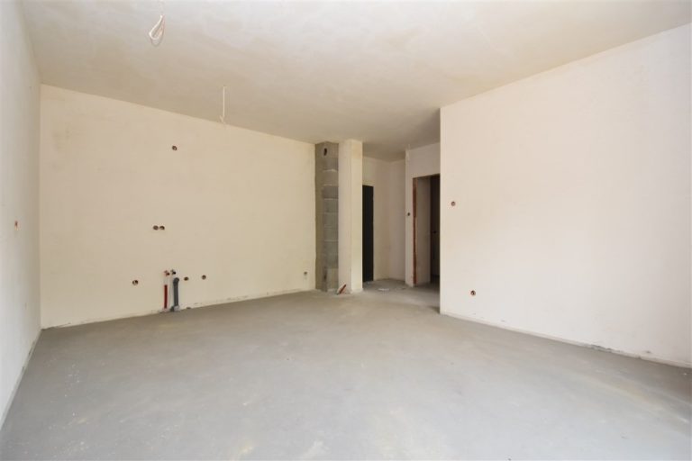 Kawalerka z miejscem i komórką w cenie! NowyNikisz