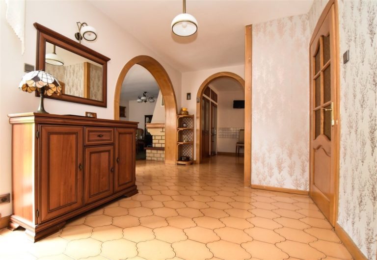 Dom szeregowy z garażem! Pogoń! TOP