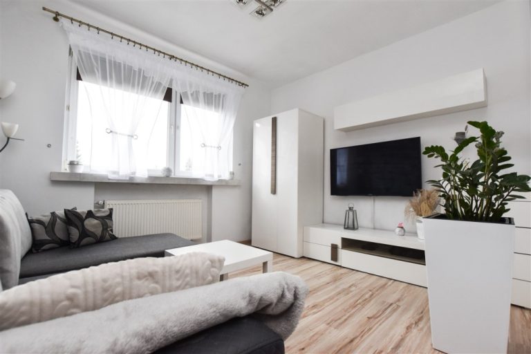 Dom z pięknym ogrodem w zielonej okolicy!