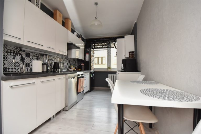 Dwupokojowe mieszkanie z balkonem! Do wejścia!