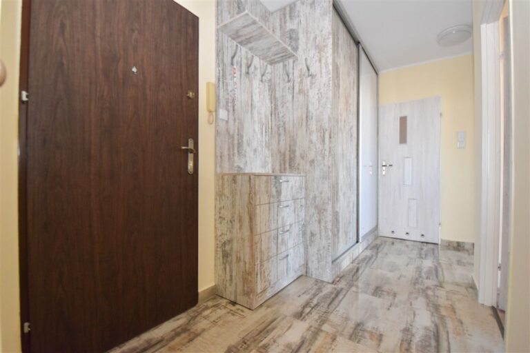 Mieszkanie na sprzedaż – 60 m², 3 pokoje