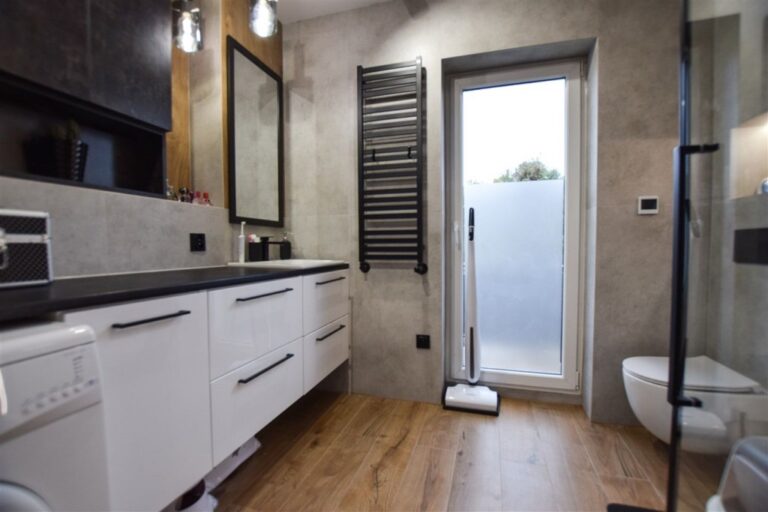 Mieszkanie na sprzedaż – 68.5000 m², 3 pokoje