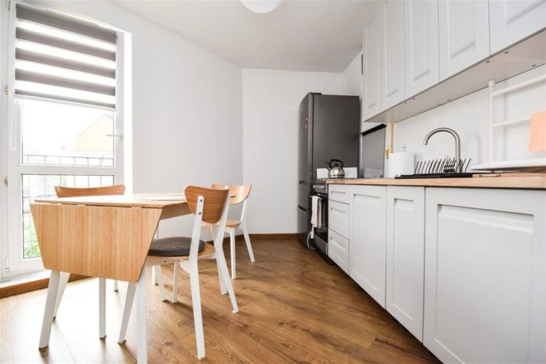 Mieszkanie na sprzedaż – 57 m², 2 pokoje