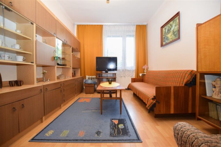 Mieszkanie na sprzedaż – 57 m², 3 pokoje