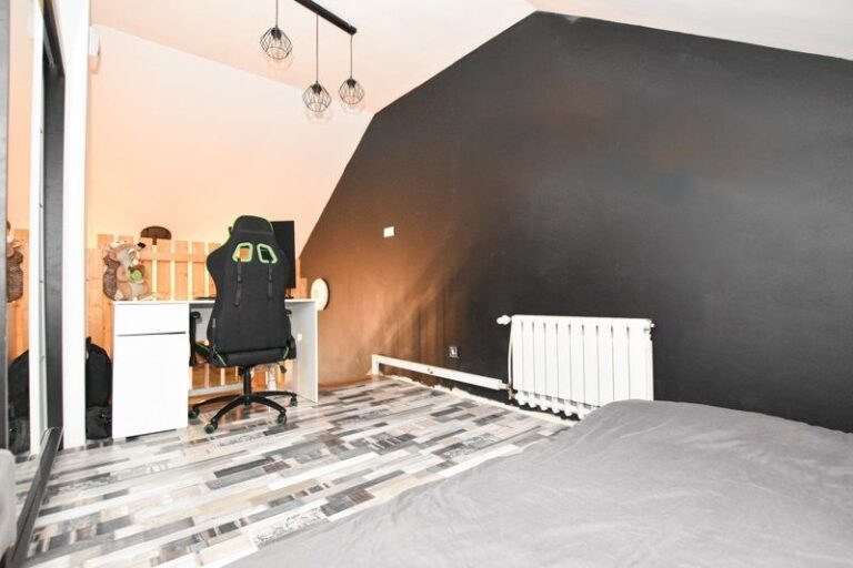 Mieszkanie na sprzedaż – 57 m², 3 pokoje