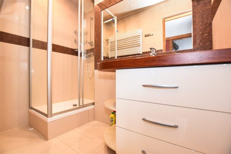 Mieszkanie na sprzedaż – 63 m², 3 pokoje