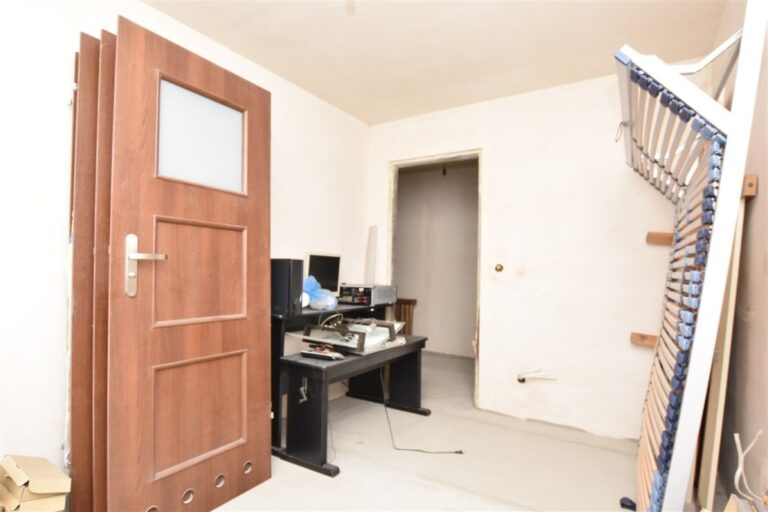 Mieszkanie na sprzedaż – 56 m², 3 pokoje