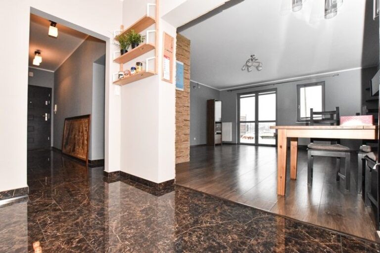 Mieszkanie na sprzedaż – 79 m², 3 pokoje