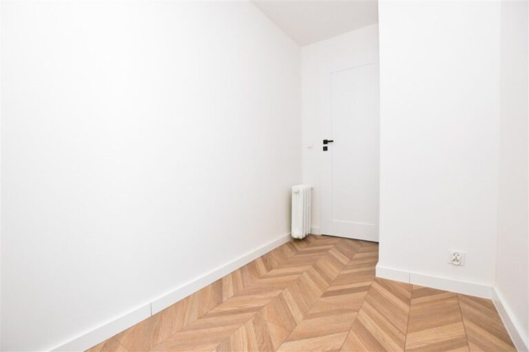 Mieszkanie na sprzedaż – 48 m², 3 pokoje