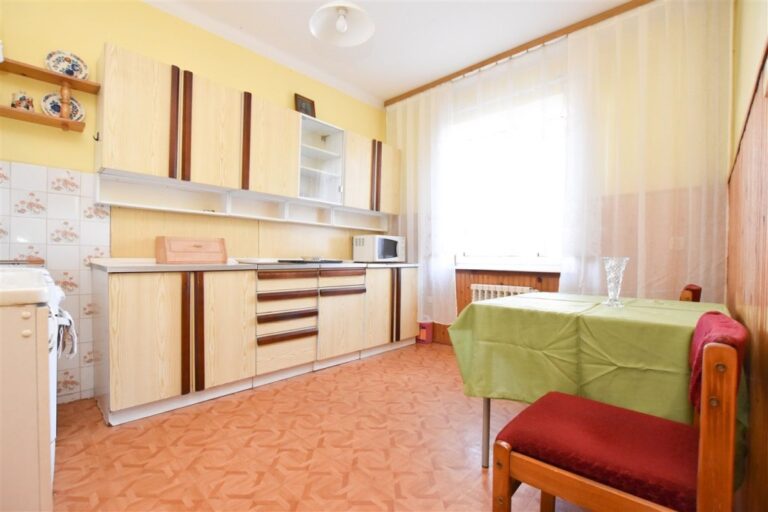 Dom na sprzedaż – 100 m², 3 pokoje