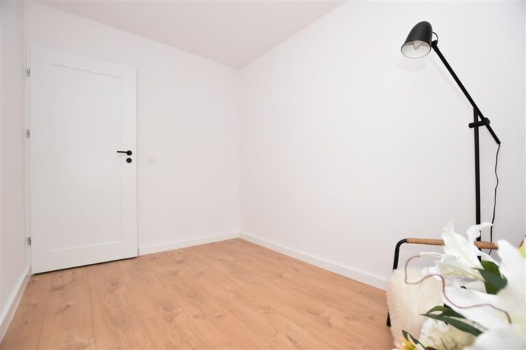 Mieszkanie na sprzedaż – 72.3700 m², 4 pokoje