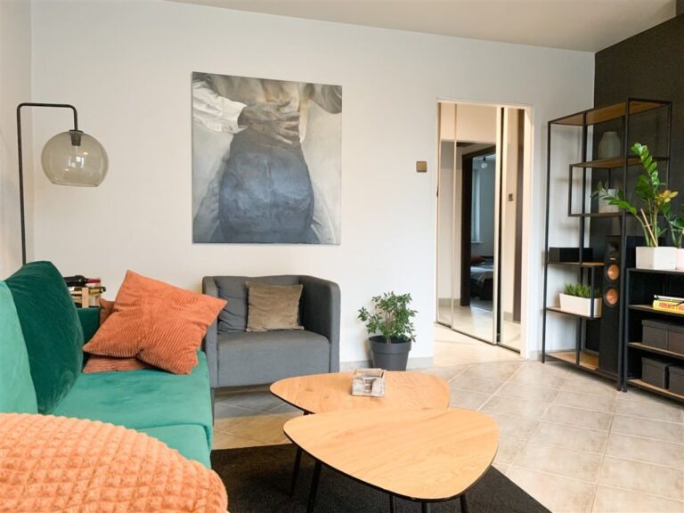 Mieszkanie na sprzedaż – 48 m², 3 pokoje