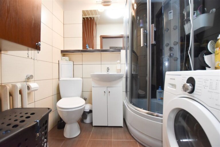 Mieszkanie na sprzedaż – 55 m², 3 pokoje