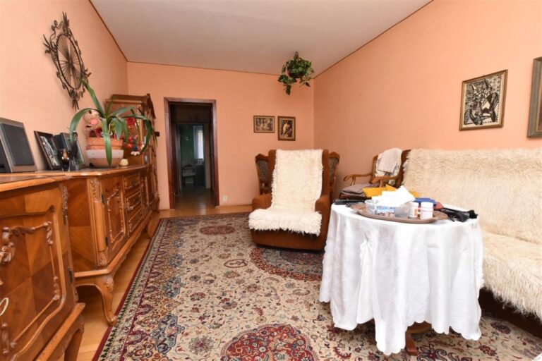 Mieszkanie na sprzedaż – 68 m², 3 pokoje