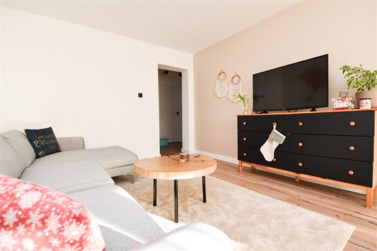 Mieszkanie na sprzedaż – 63 m², 3 pokoje