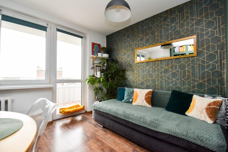 Mieszkanie na sprzedaż – 42 m², 3 pokoje