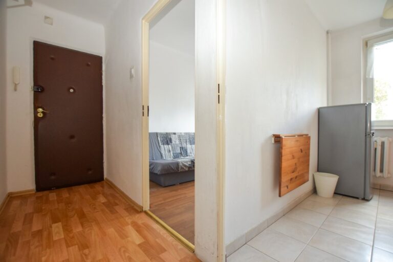 Mieszkanie na sprzedaż – 50 m², 3 pokoje