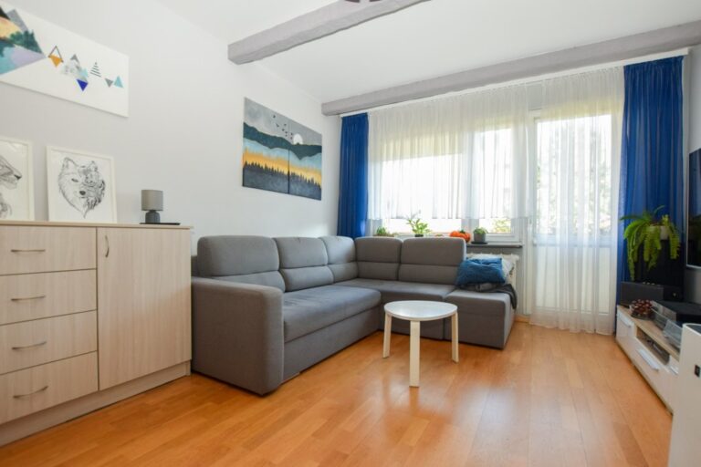 Mieszkanie na sprzedaż – 63 m², 3 pokoje