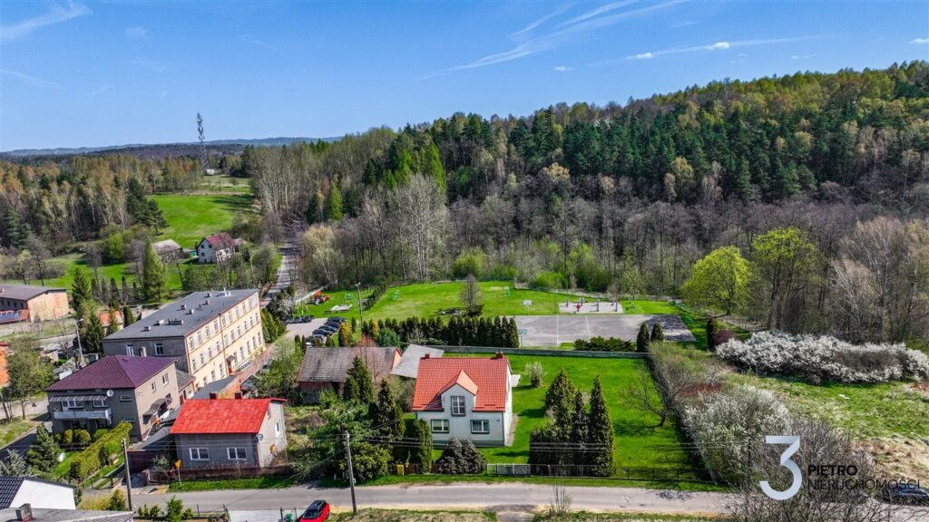 Dom na pięknej działce! Spokojna okolica