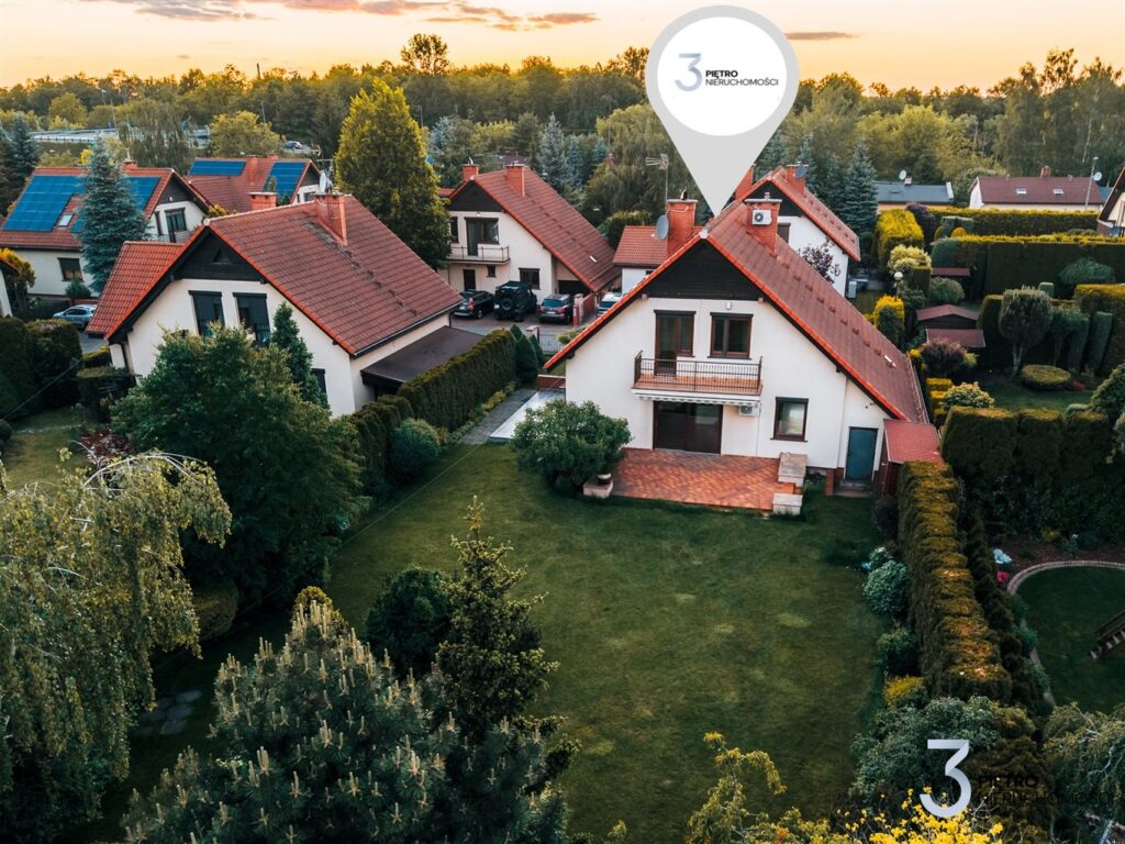 Dom jednorodzinny na zamkniętym osiedlu! TOP