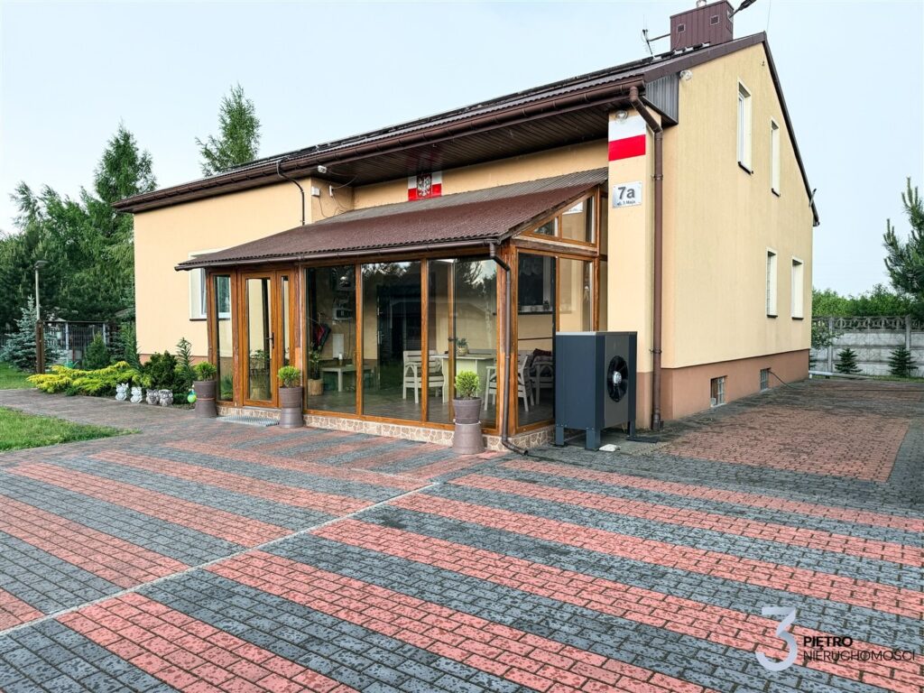 Dom z fotowoltaiką, pompą ciepła i wielką działką!
